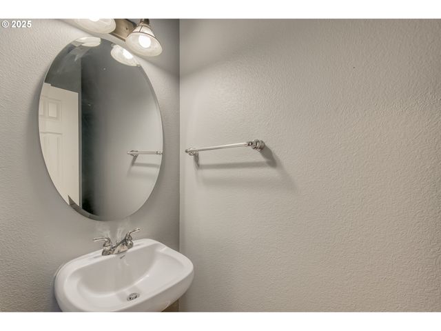 1619 Sw SAN MATEO Ter, Beaverton, OR 97003