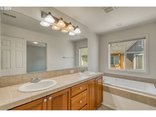 1619 Sw SAN MATEO Ter, Beaverton, OR 97003