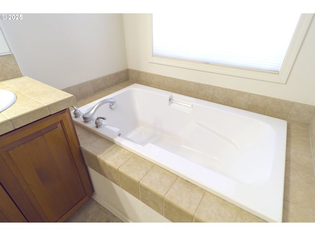 1619 Sw SAN MATEO Ter, Beaverton, OR 97003