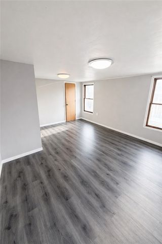 515 E 8th Ave, Tarentum, PA 15084