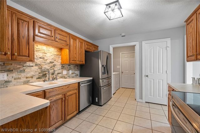 1920 Plum Creek Lane, Alma, AR 72921