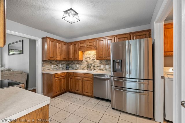 1920 Plum Creek Lane, Alma, AR 72921