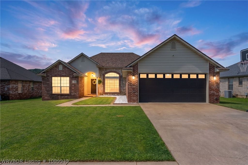 1920 Plum Creek Lane, Alma, AR 72921