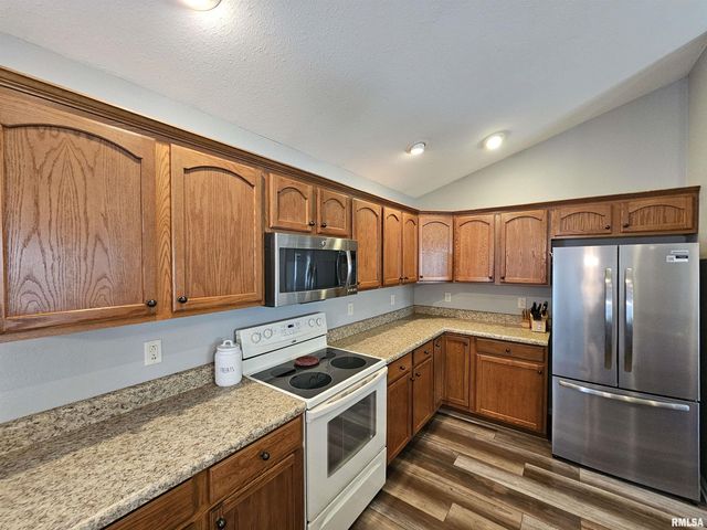 408 W BEACON Court, Mt Vernon, IL 62864