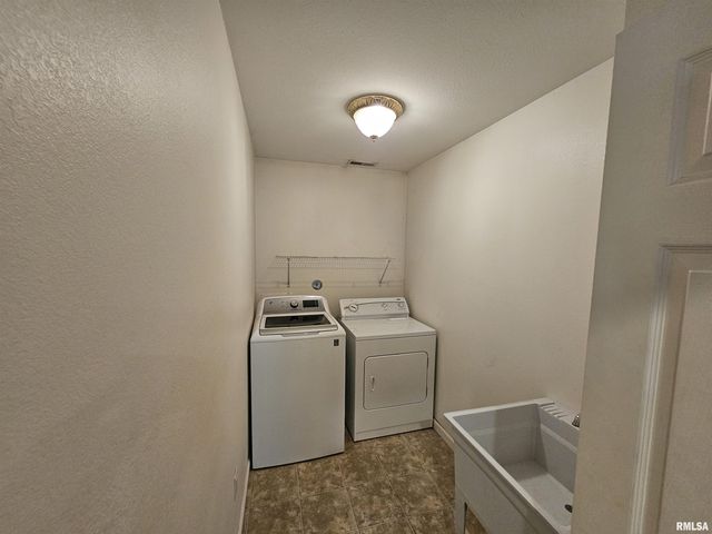 408 W BEACON Court, Mt Vernon, IL 62864