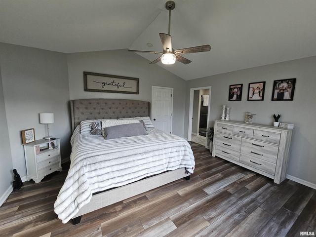 408 W BEACON Court, Mt Vernon, IL 62864