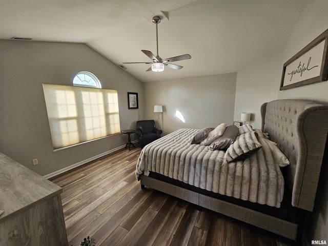 408 W BEACON Court, Mt Vernon, IL 62864