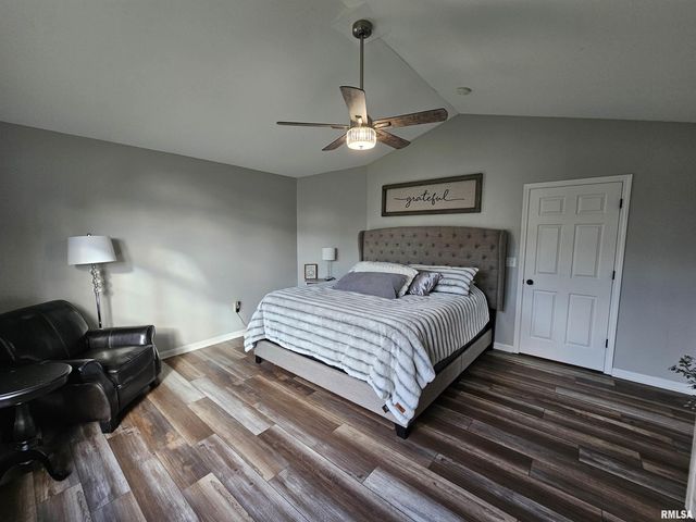 408 W BEACON Court, Mt Vernon, IL 62864