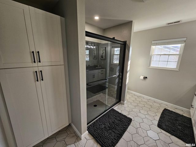 408 W BEACON Court, Mt Vernon, IL 62864