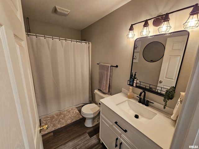 408 W BEACON Court, Mt Vernon, IL 62864