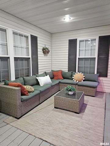 408 W BEACON Court, Mt Vernon, IL 62864