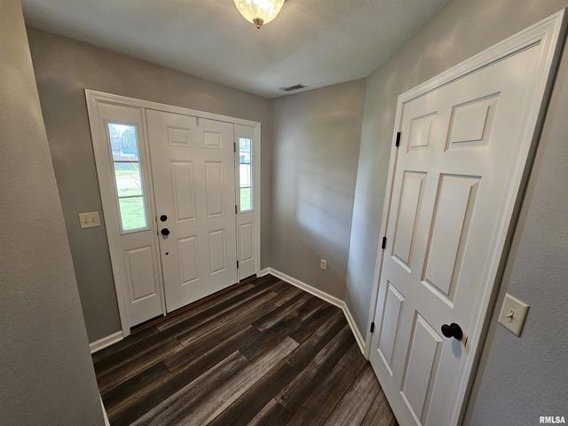 408 W BEACON Court, Mt Vernon, IL 62864