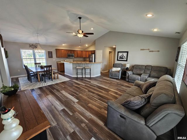 408 W BEACON Court, Mt Vernon, IL 62864