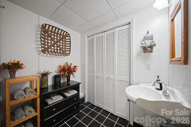 417 Garden Lane, Lake Lure, NC 28746