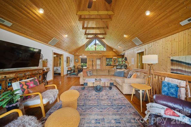 417 Garden Lane, Lake Lure, NC 28746