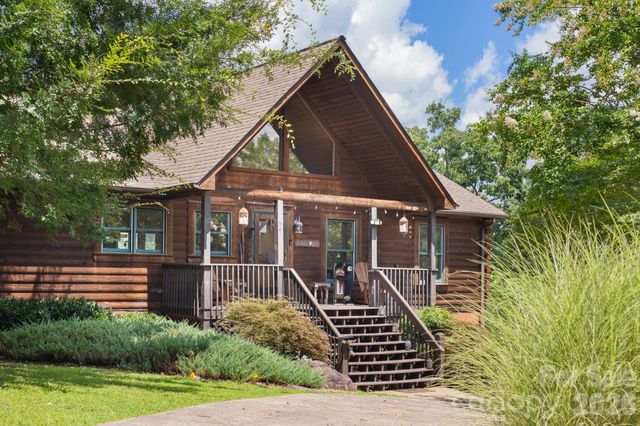 417 Garden Lane, Lake Lure, NC 28746