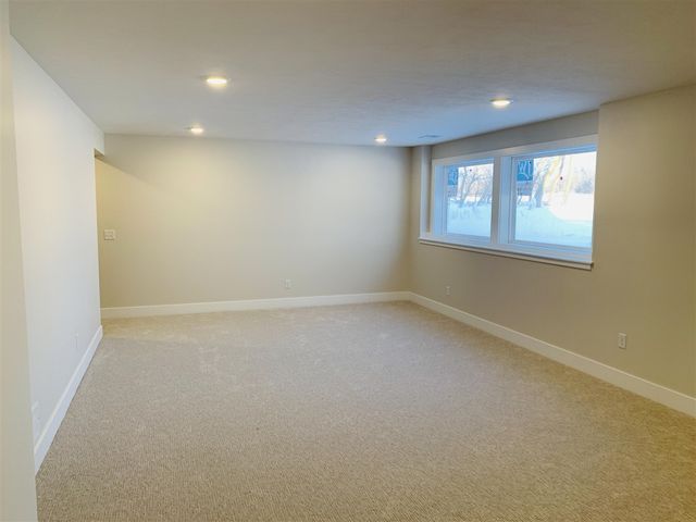 7873 Woodhurst Drive, Rockford, MI 49341