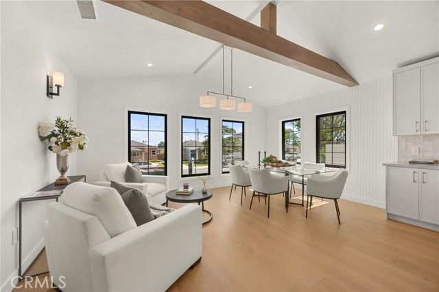 7907 Vicksburg, Los Angeles, CA 90045