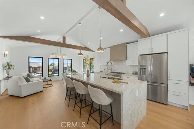 7907 Vicksburg, Los Angeles, CA 90045