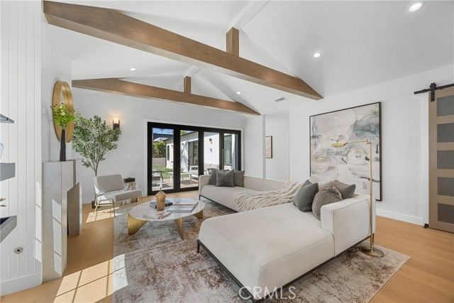 7907 Vicksburg, Los Angeles, CA 90045