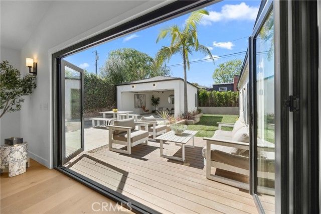 7907 Vicksburg, Los Angeles, CA 90045