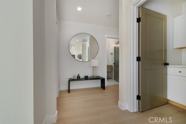 7907 Vicksburg, Los Angeles, CA 90045