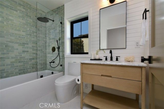 7907 Vicksburg, Los Angeles, CA 90045