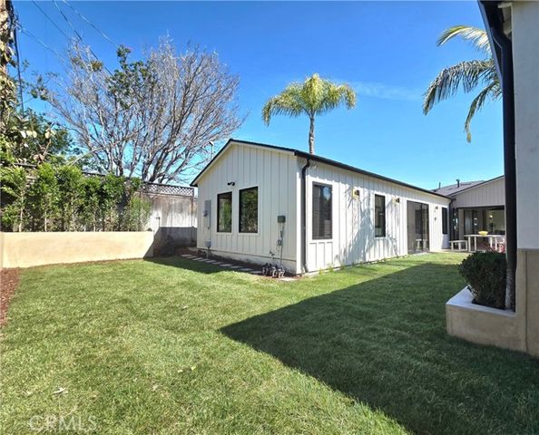 7907 Vicksburg, Los Angeles, CA 90045