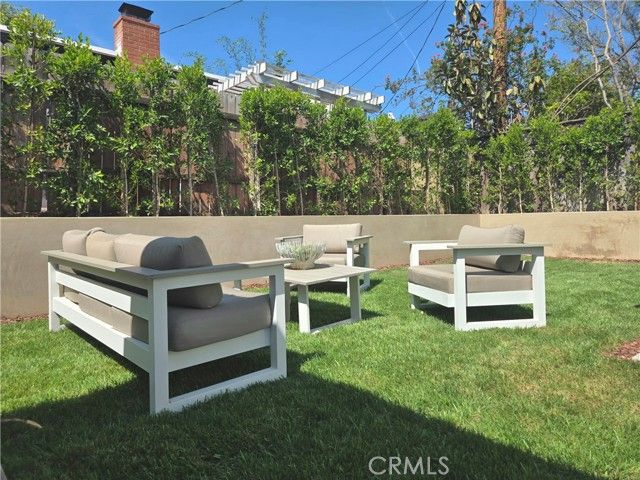 7907 Vicksburg, Los Angeles, CA 90045