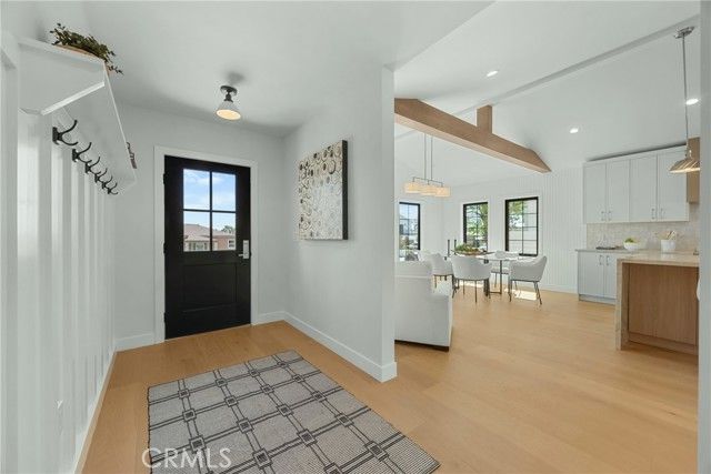 7907 Vicksburg, Los Angeles, CA 90045