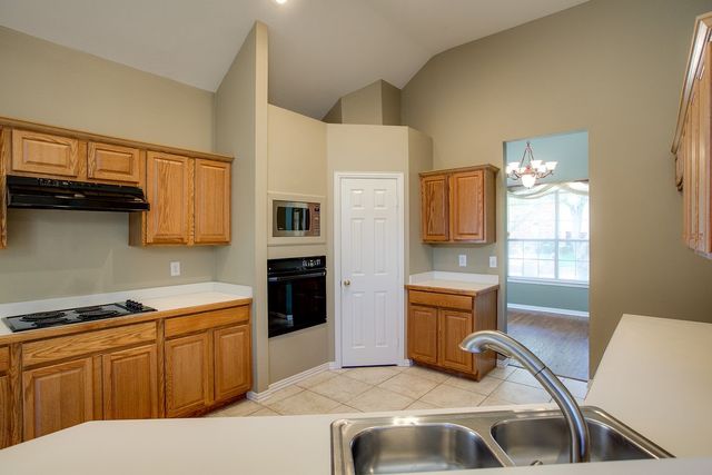 2221 Briary Trace Court, Lewisville, TX 75077