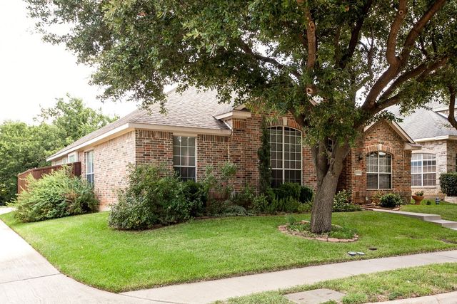 2221 Briary Trace Court, Lewisville, TX 75077