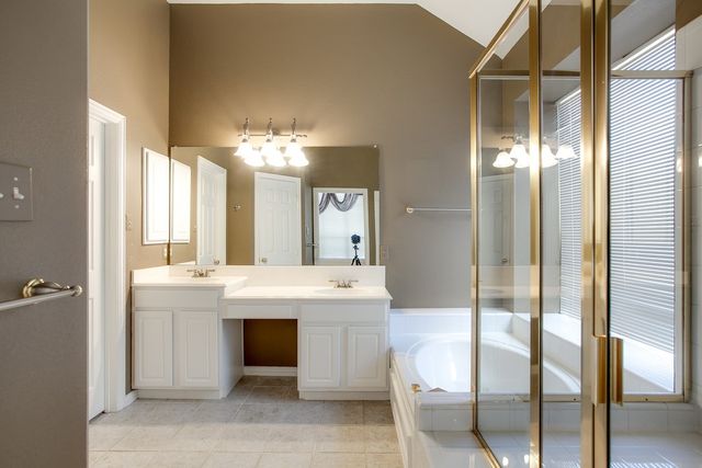 2221 Briary Trace Court, Lewisville, TX 75077