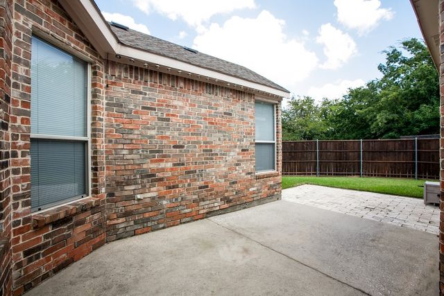 2221 Briary Trace Court, Lewisville, TX 75077