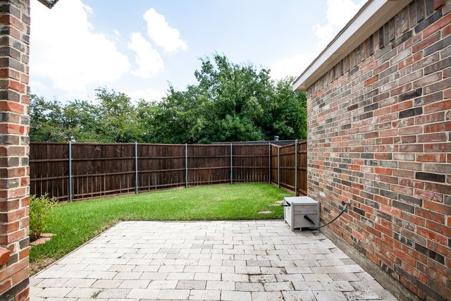 2221 Briary Trace Court, Lewisville, TX 75077