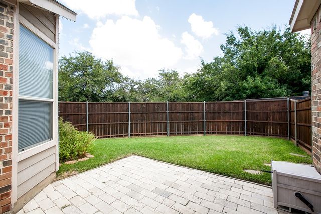 2221 Briary Trace Court, Lewisville, TX 75077