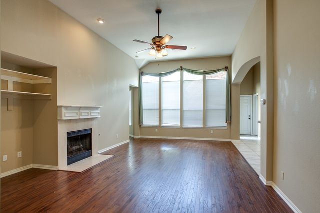 2221 Briary Trace Court, Lewisville, TX 75077