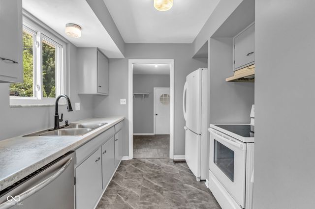 3139 S Richardt, Indianapolis, IN 46239