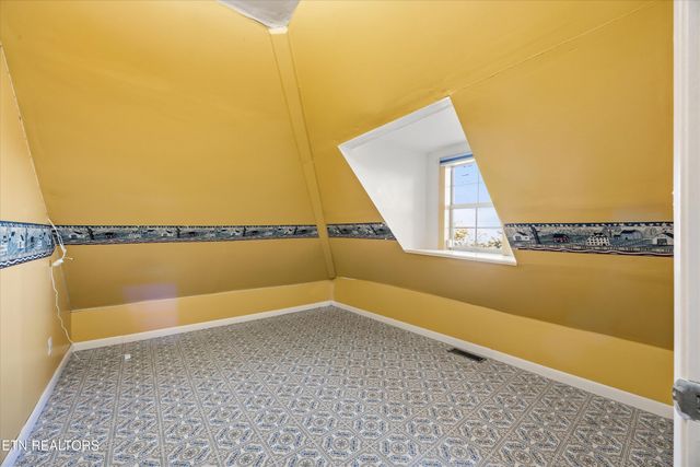 335 High Street, Jellico, TN 37762