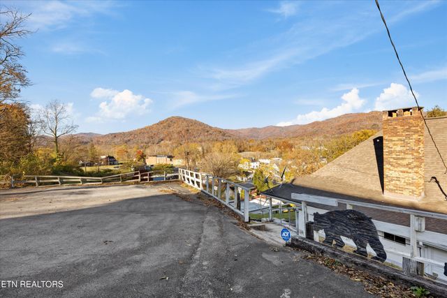 335 High Street, Jellico, TN 37762