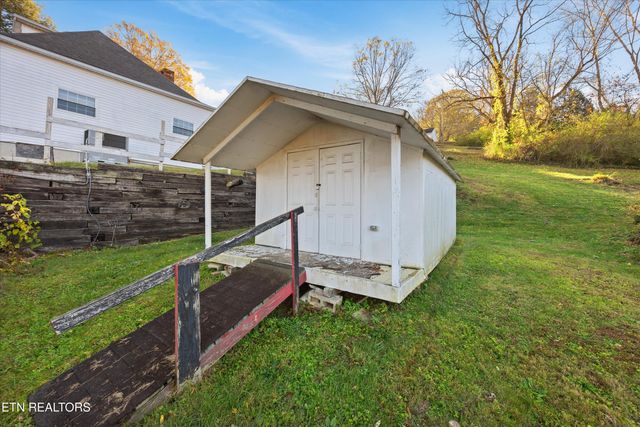 335 High Street, Jellico, TN 37762