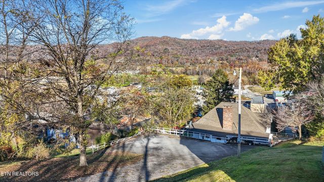 335 High Street, Jellico, TN 37762