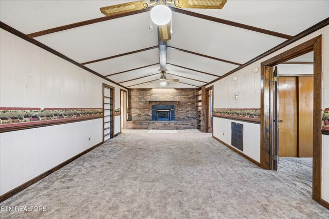 335 High Street, Jellico, TN 37762