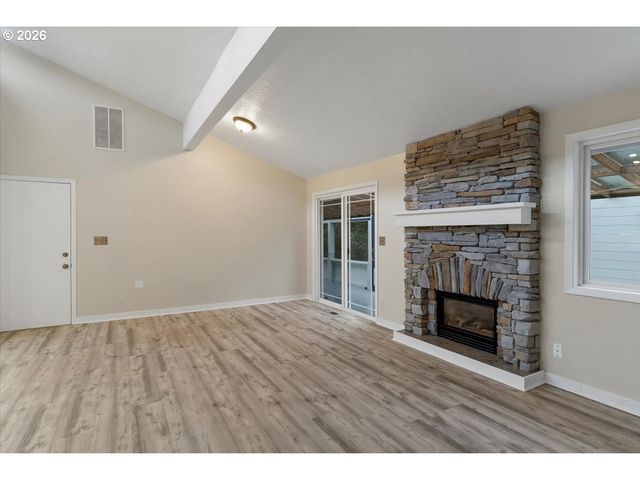 199 Sw THE PINES Dr, Depoe Bay, OR 97341