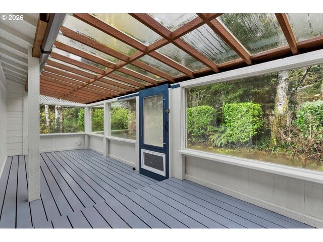 199 Sw THE PINES Dr, Depoe Bay, OR 97341