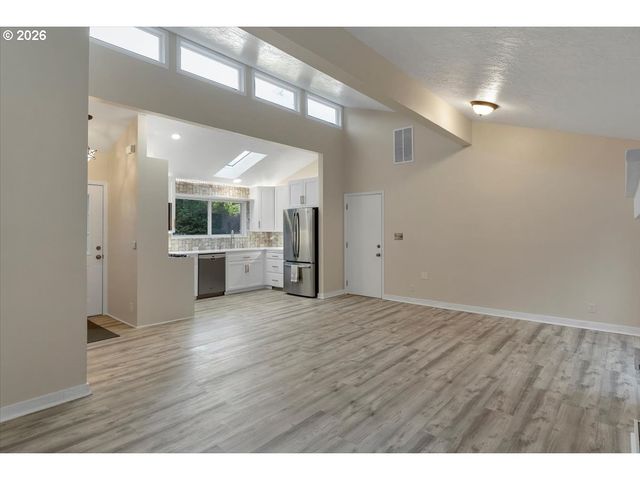 199 Sw THE PINES Dr, Depoe Bay, OR 97341