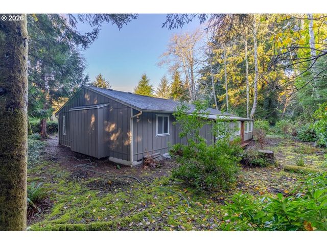 199 Sw THE PINES Dr, Depoe Bay, OR 97341