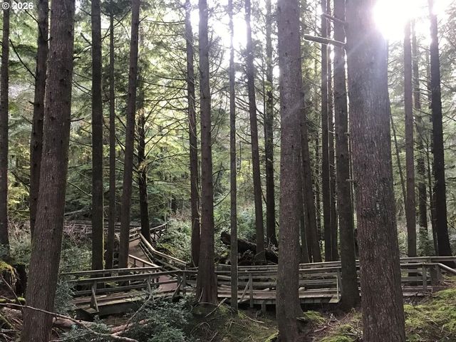 199 Sw THE PINES Dr, Depoe Bay, OR 97341