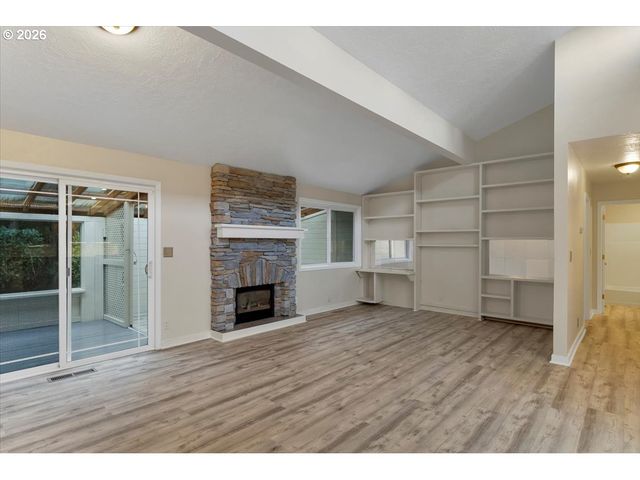 199 Sw THE PINES Dr, Depoe Bay, OR 97341