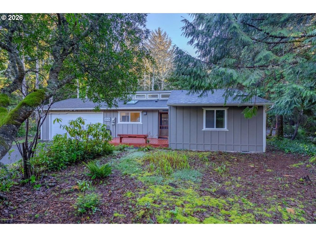 199 Sw THE PINES Dr, Depoe Bay, OR 97341